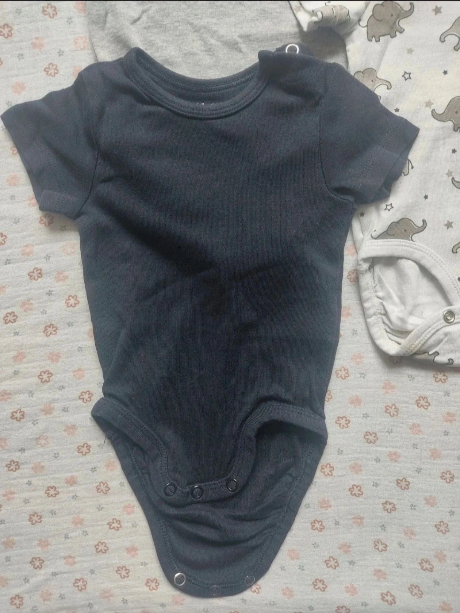 Lote de 4 bodies MC H&M - Talla 3 meses (62 cm) - Muy buen estado – photo 4